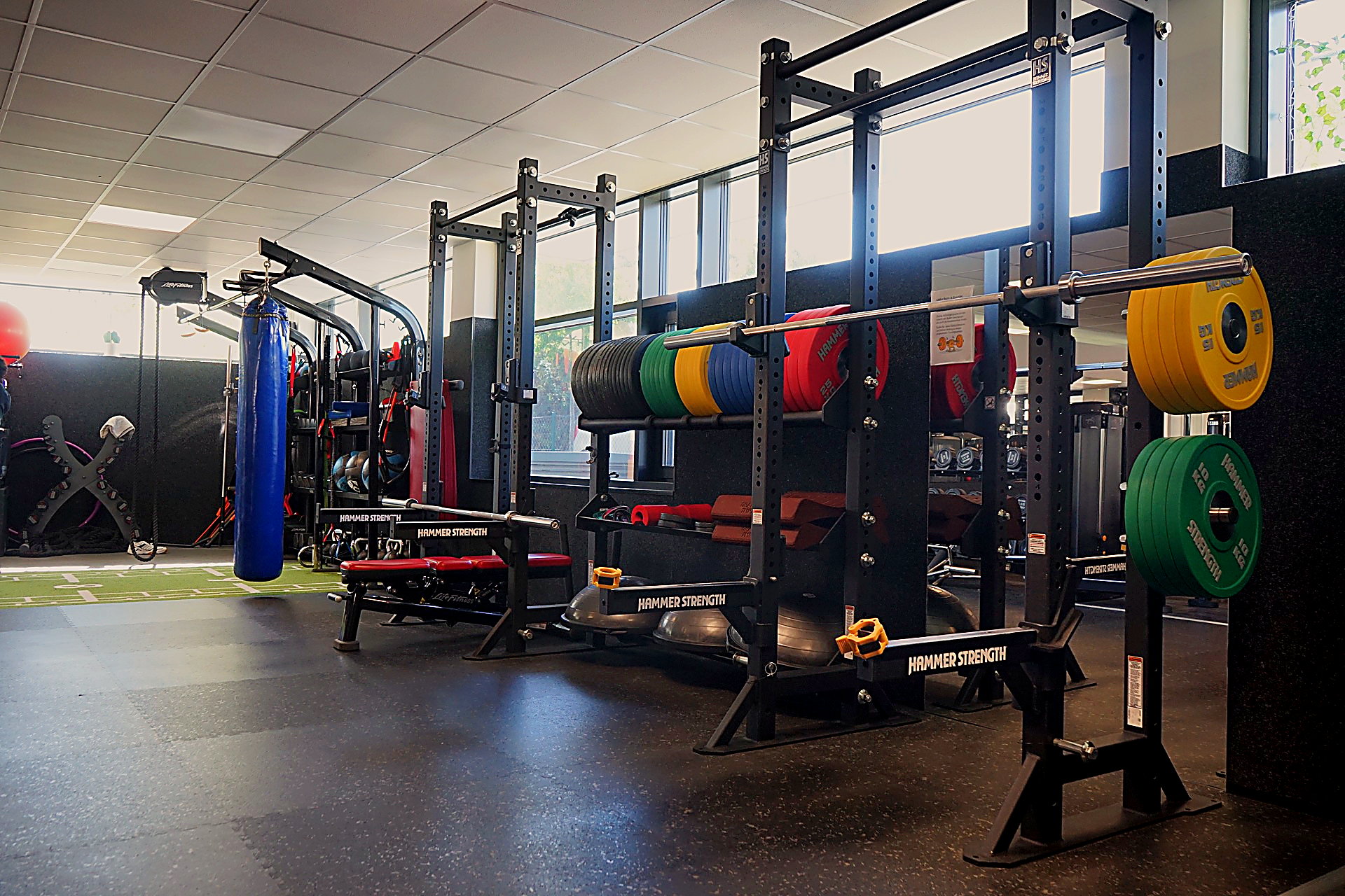 Squat-Racks und Freihantelbereich